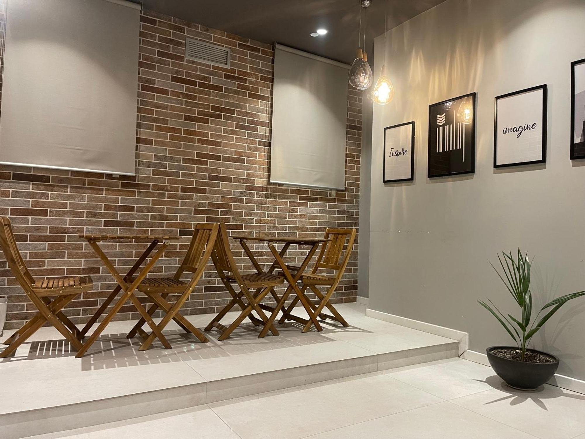 Retreat Apartments 地拉那 外观 照片
